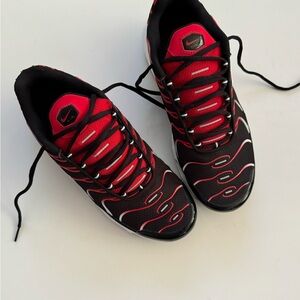 Nike Air Max TN Black White University Red sneaker size 9 Men’s